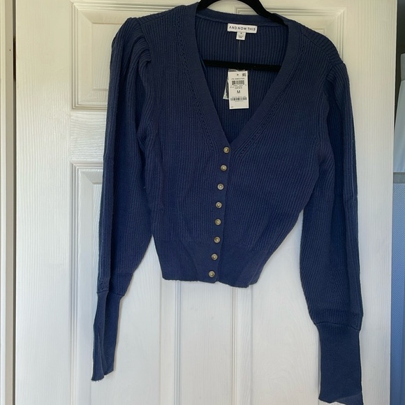 Cropped blue button up sweater - Picture 1 of 6